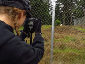 Girl photographing Bart (1)